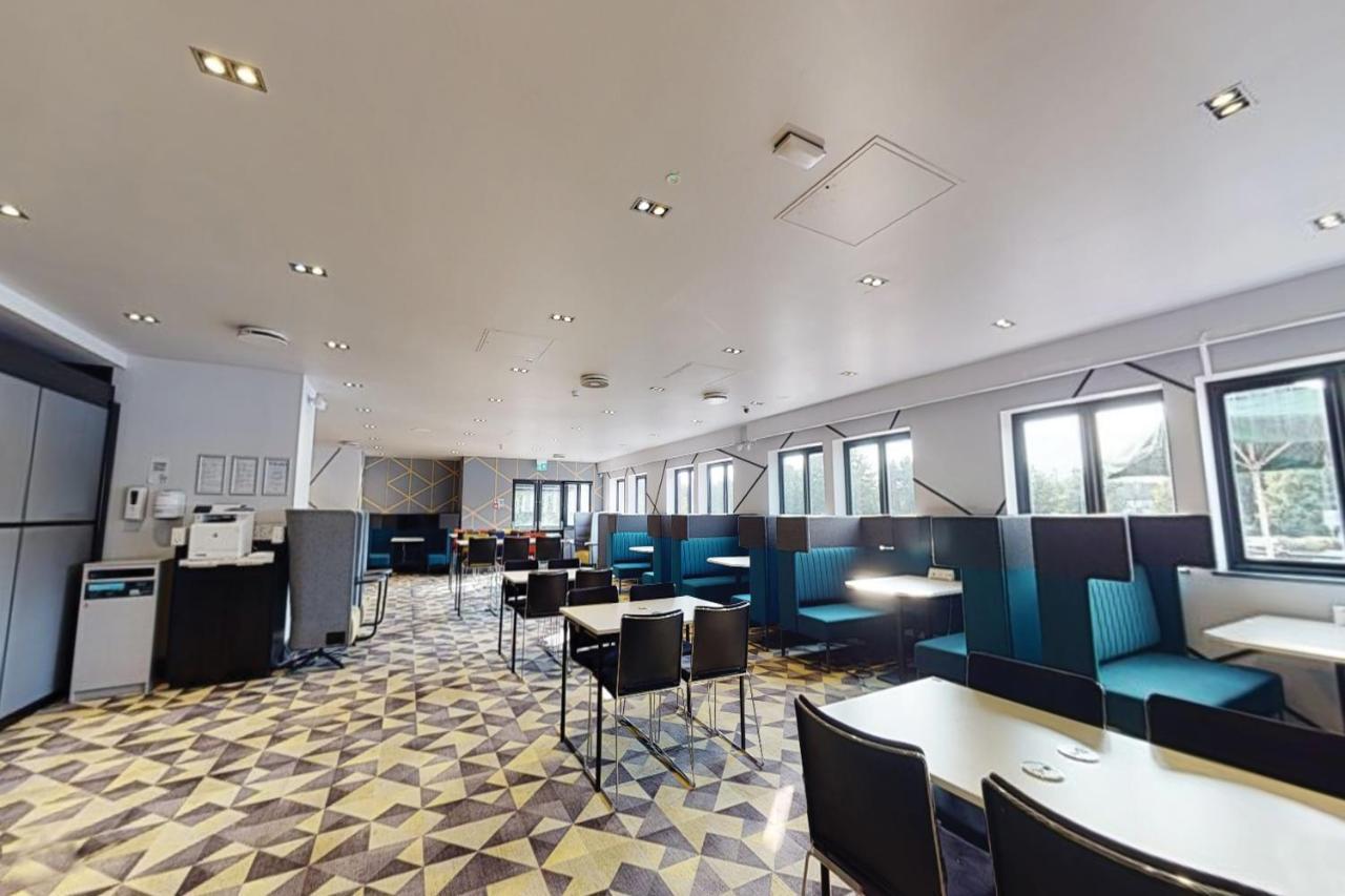 Village Hotel Coventry Exterior photo